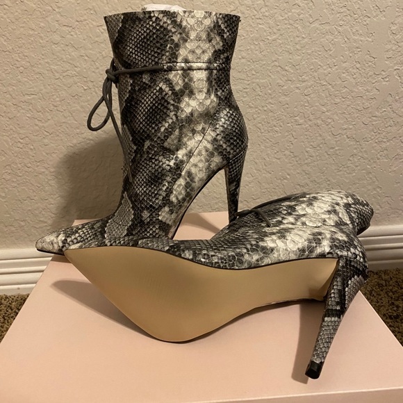 JustFab Khaliyah bootie - Picture 3 of 3